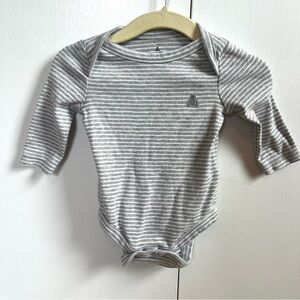 GAP Baby Boy Girl Gender Neutral Size 0-3 Months Gray White Bodysuit Onesie